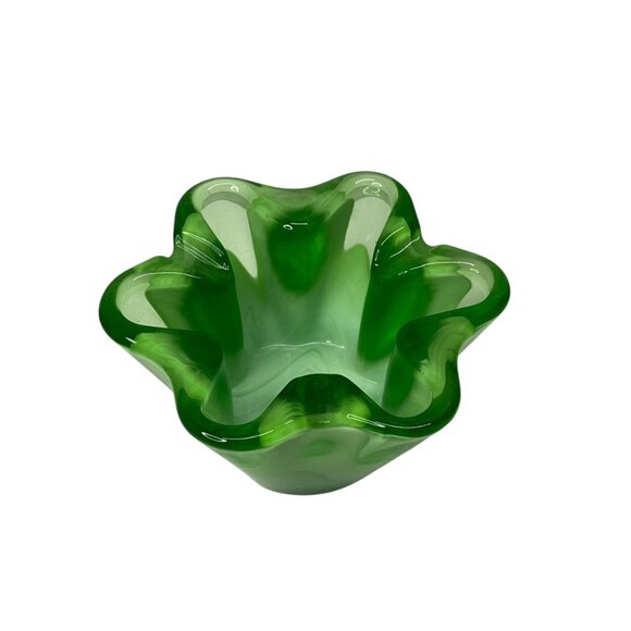 Vintage Sasaki Green & White Cased Glass Petal Ashtray Dish - Picture 4 of 9